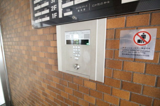 【その他共用部分】 | 安心セキュリティ対策のオートロックを完備！