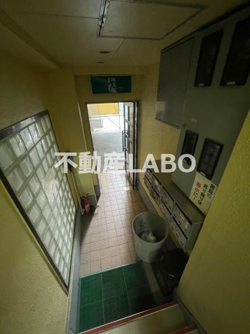 リバーヒル三軒家西のロビー