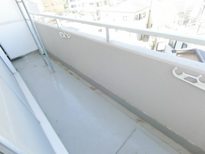 【バルコニー】 | サンシャイン兵庫 | お洗濯にも便利なバルコニー付き