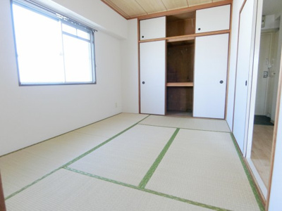 【寝室】 | サンシャイン兵庫 | ゆとりの広さです