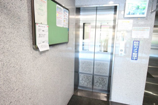 【その他共用部分】 | 大きな荷物を持ちながらでも安心のエレベーター付きマンション！