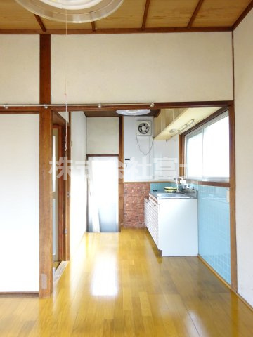 青山借家の居間・リビング