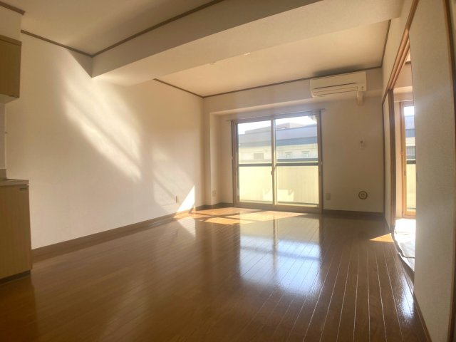 ジュウェル西下台の居間・リビング