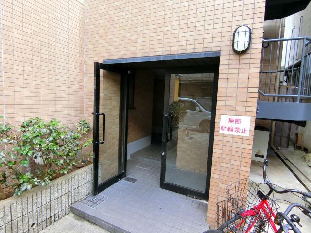 ドムス河内長野のエントランス