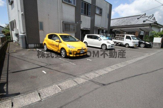 ウィズ都北の駐車場|駐車場です