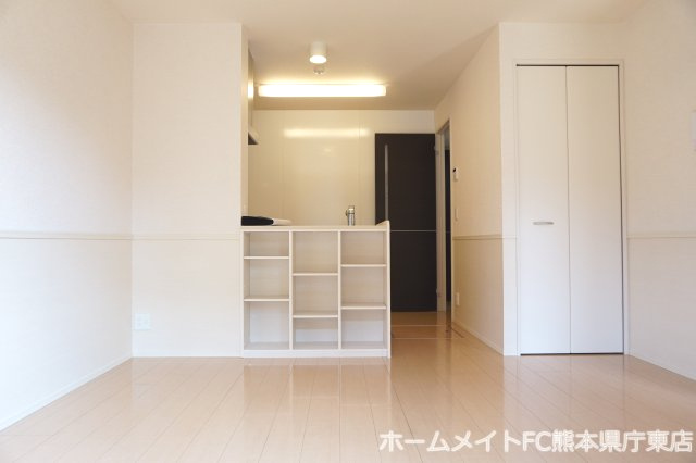 上益城郡益城町大字古閑のアパートの居間・リビング