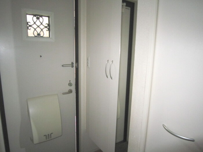 上益城郡益城町大字古閑のアパートの玄関