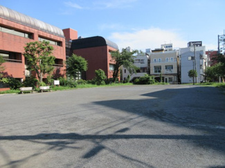 【周辺】 | 物件より約70ｍのところにある広場