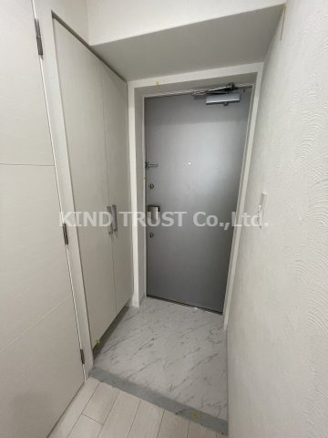 プライマル南森町の玄関|明るい玄関です