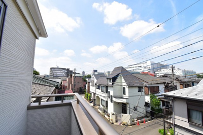 【展望】 | 府中住吉町５丁目　１号棟 | 景色を遮るものがないと、陽の光を長い時間浴びられます。空気も澄んでいるように感じますね。