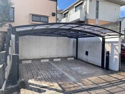 【駐車場】 | 横溝貸家 | いつでも目の届く敷地内に駐車場があります♪お車をお持ちのファミリーさんにオススメです☆