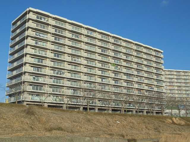 トーカンマンション新三田Ｄ棟の外観