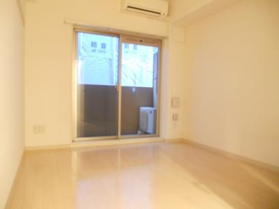 プレサンス京都三条響洛の居間・リビング|洋室