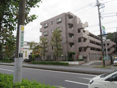 【外観】 | 多摩市中古マンション　ネオハイツ多摩永山 リフォーム済み | 落ち着いた雰囲気の外観です