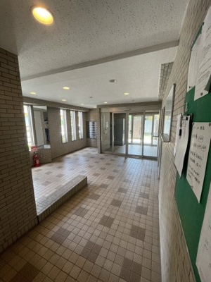 【エントランス】 | 多摩市中古マンション　ネオハイツ多摩永山 リフォーム済み