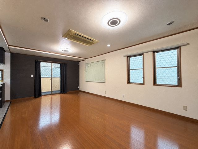 【居間・リビング】 | 山科区西野山射庭ノ上町　中古戸建