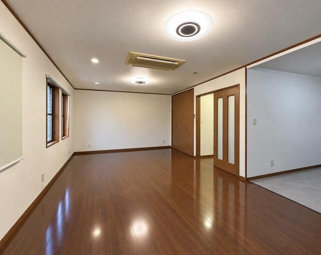 【居間・リビング】 | 山科区西野山射庭ノ上町　中古戸建