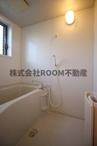 グリーンコーポさくらの浴室|お風呂で日々の疲れを落としましょう