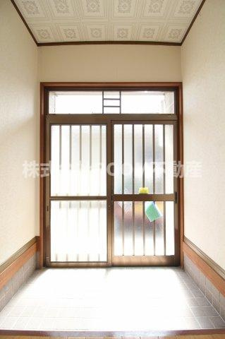 押川貸家の玄関