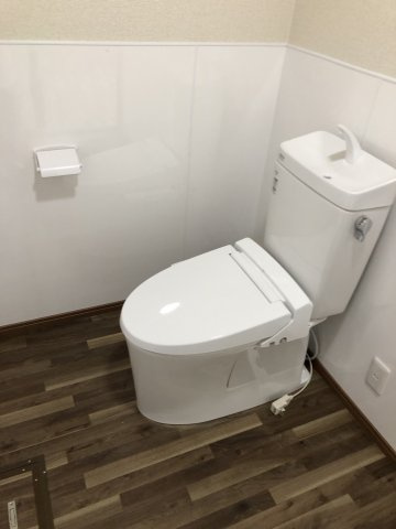 【トイレ】 | 中井ビル | 清潔感のある広々としたおトイレです