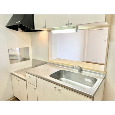 【キッチン】 | ルーチェ‘S前巴 | コンパクトなキッチンで掃除もラクラク