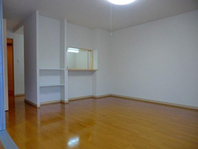 【居間・リビング】 | ルーチェ‘S前巴 | 使いやすい居間です