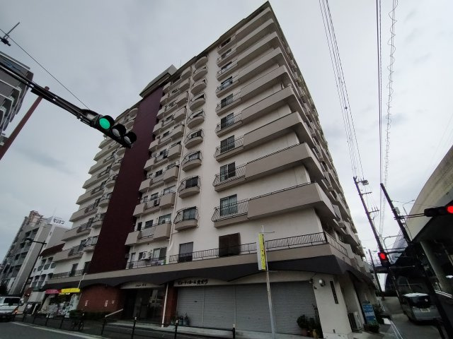 シャトー富士の外観|周辺施設充実で生活至便な環境です。