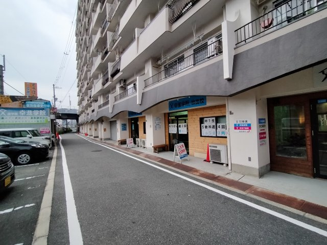 シャトー富士の周辺|マンション南側道路です。
