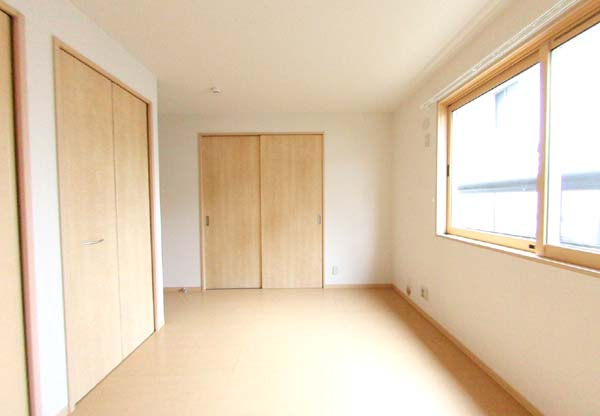 岸和田市磯上町３丁目のハイツの居間・リビング|ゆったりとしたリビングです