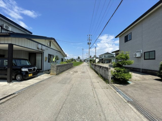 【前面道路含む現地写真】