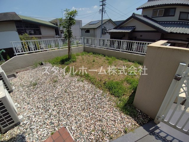 【庭】 | 浜道町貸家