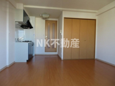 【居間・リビング】 | メルベーユ高井田（高井田賃貸） | 洋室です