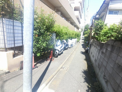 【周辺】 | フローレンスパレス大森 | 前面道路です。