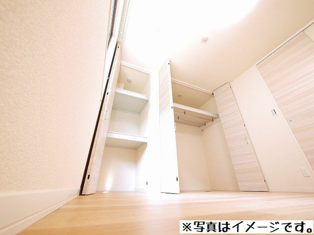 アベニール（尼辻中町）の収納|たっぷりとした収納スペースです