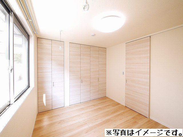 アベニール（尼辻中町）の洋室|明るい洋室です