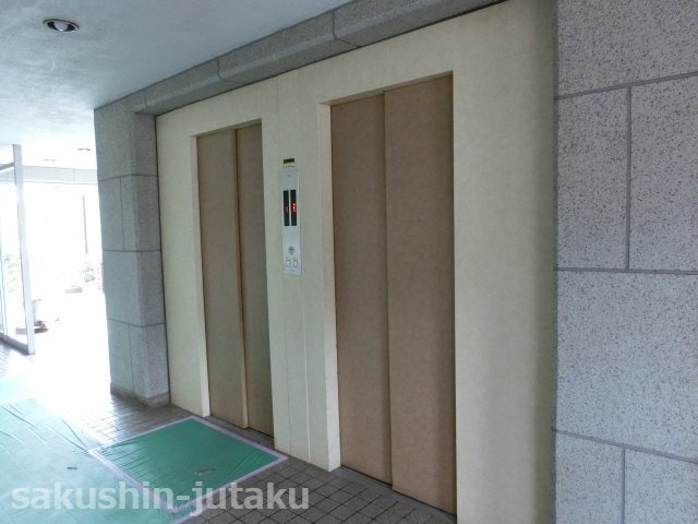花見川ロイヤルマンションのその他共用部分|エレベーター（3階・6階のみ停止します）