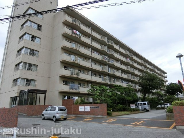 花見川ロイヤルマンションの外観|花見川ロイヤルマンション　３階部分　エレベーター停止階（３階と６階にしか停止しません。）　ゆったり３ＳＬＤＫ　令和３年１２月まで大規模修繕工事中（外壁・鉄部塗装）