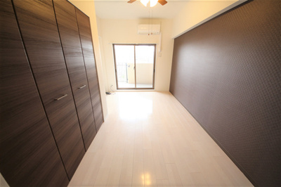 【洋室】 | ラグゼ弁天町