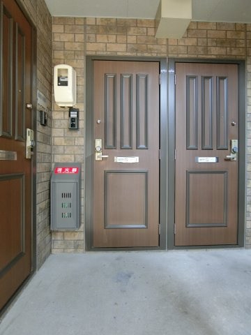 パストラルK  B棟の玄関