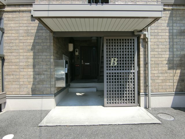 パストラルK  B棟のエントランス