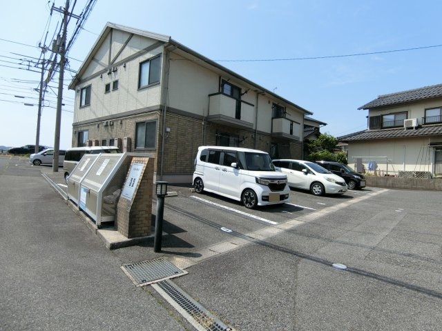 パストラルK  B棟の駐車場