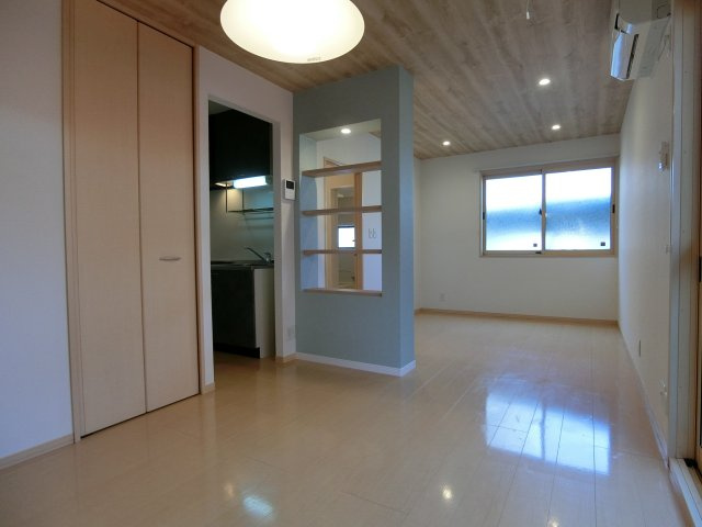 パストラルK  B棟の居間・リビング