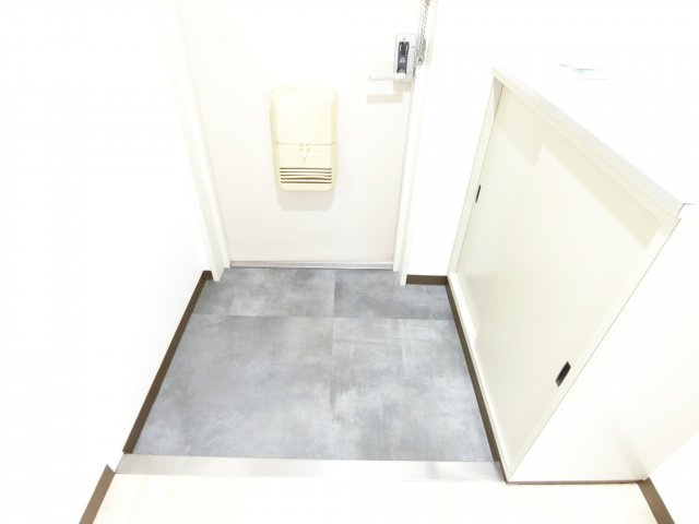 プレストコート2番館の玄関