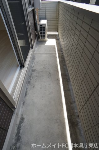 熊本市南区平成１丁目のアパートのバルコニー