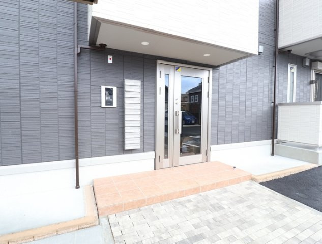 熊本市南区平成１丁目のアパートのエントランス