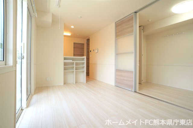 熊本市南区平成１丁目のアパートの居間・リビング