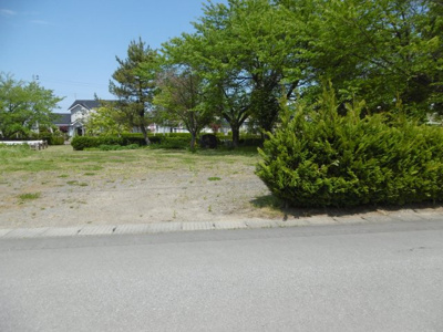 【外観】 | 平川市猿賀南野土地D | 隣は公園