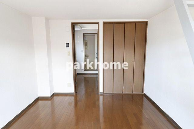 ラ・メール知寄の居間・リビング|こちらの居間で趣味の時間をお楽しみください