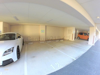 【駐車場】