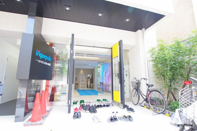 プライマル南森町　仲介手数料無料のエントランス
